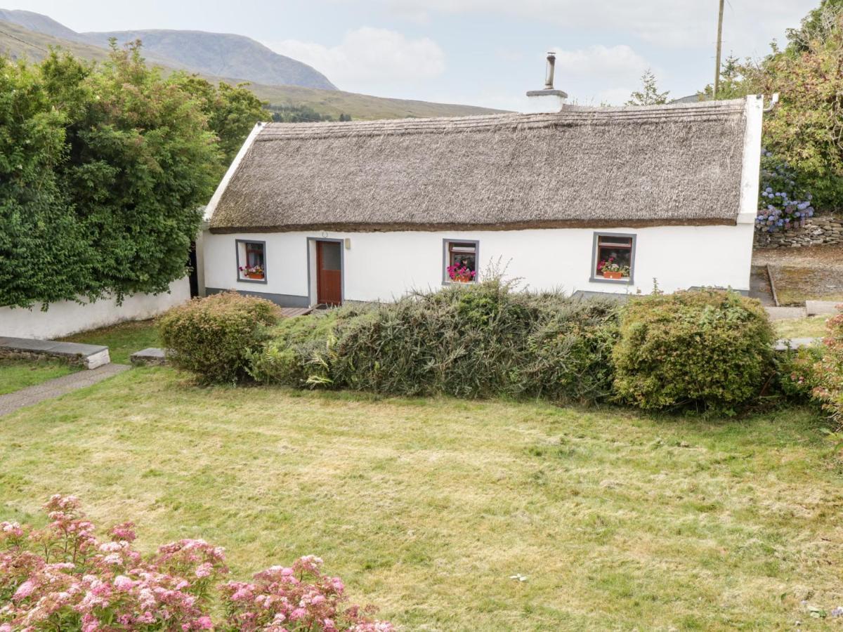 The Thatched Cottage Liscarney 외부 사진